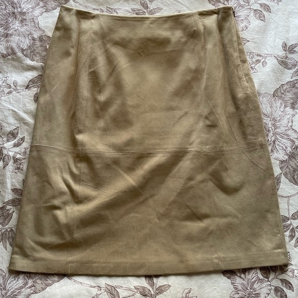Vintage Genuine Suede Beige Skirt 10 Capsule Wardrobe Staple Classic Neutral - Picture 1 of 7